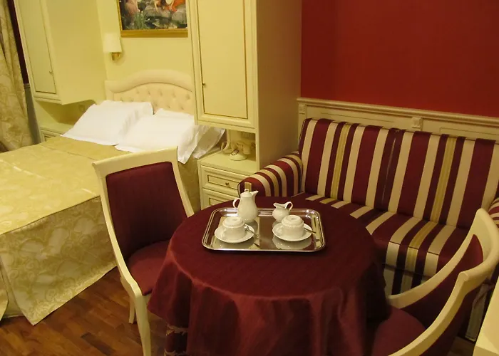 Dimora Frattina 4* Rom